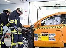 Rettung aus Unfall-KFZ / ADAC-Rettungskarte / Schnelle Hilfe griffbereit / Nach einem Unfall kommt es auf jede Sekunde an. Foto: ADAC